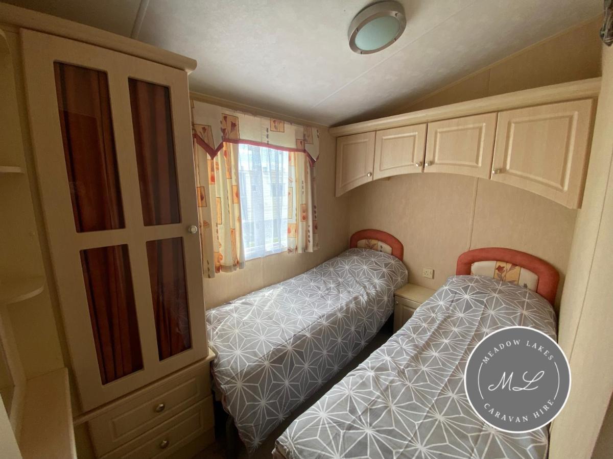 Coral Beach - Row 73 Van 2, Central Heating, Wifi, Bed Linen - Meadow Lakes Caravan & Lodge Hire Ingoldmells Exterior photo